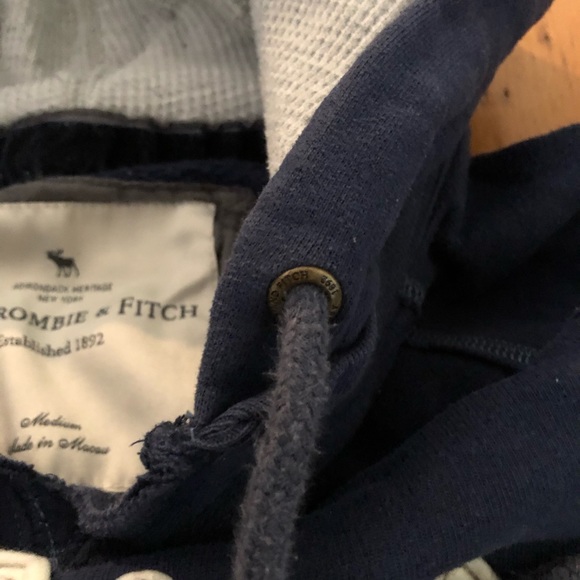 Abercrombie & Fitch classic logo hoodie - Picture 6 of 7